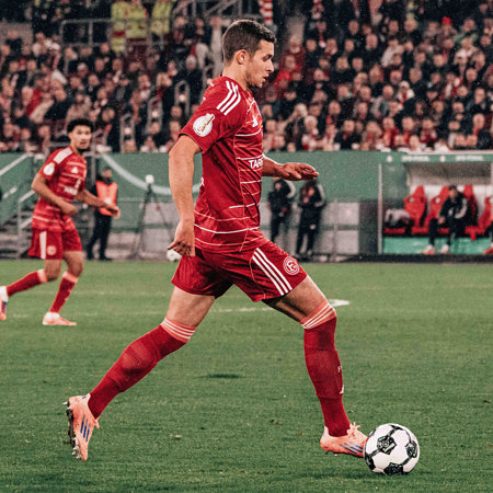 Matchworn Heimtrikot 25/26 Obe