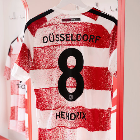 Matchworn Pokal-Heimtrikot 26/