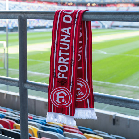 Signierter Deluxeschal Heimtri