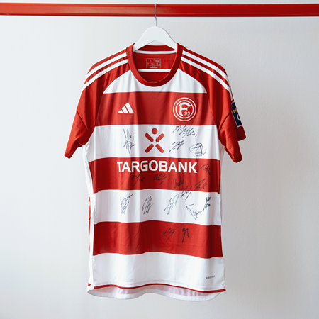 Signiertes Heimtrikot 23/24