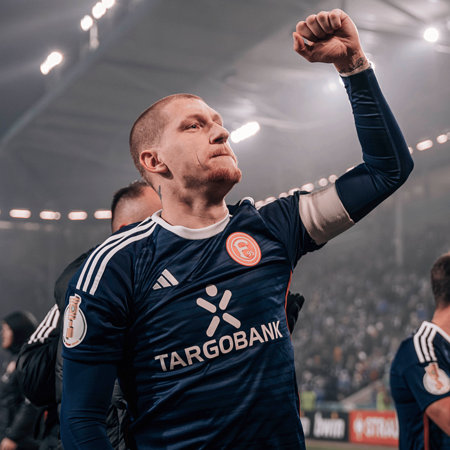 Signiertes Matchworn Ausweicht