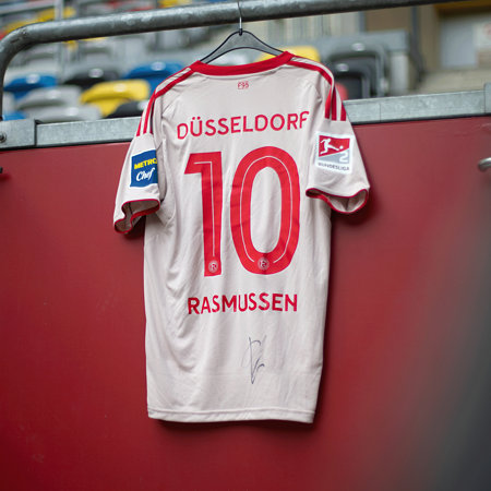 Unterschriebenes Ausweichtriko