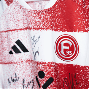 Signiertes Heimtrikot 26/27