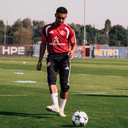 F95 Trainingshose Men 26-27