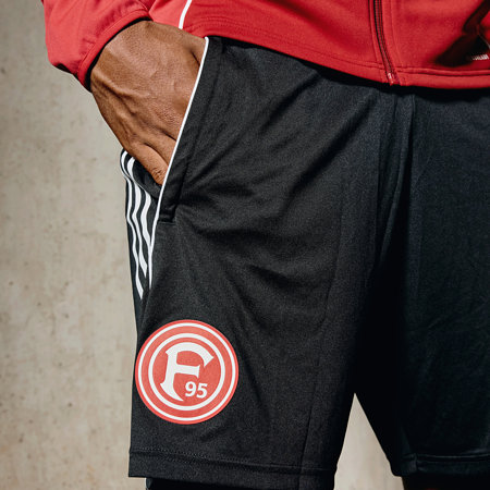 F95 Trainingsshort Men 25-26
