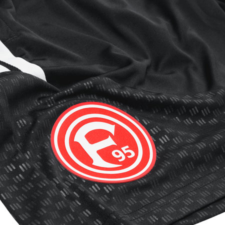 F95 Trainingsshort Men 26-27