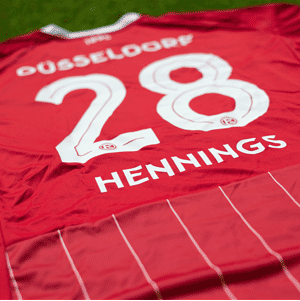 Heimtrikot 22/23 mit Flock Hennings