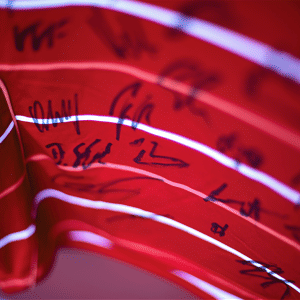 Unterschriebenes Heimtrikot 25/26